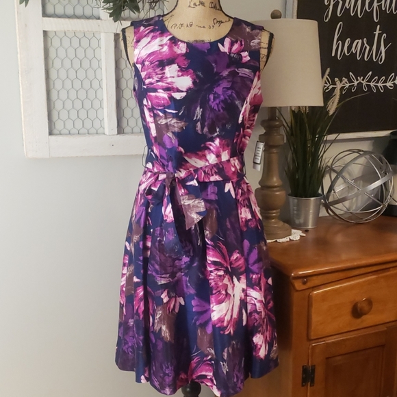 NWT!!! Nine West floral tie waistband dress size 4 - Picture 1 of 7